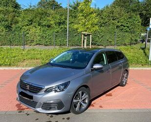 Peugeot Peugeot 308SW Allure*TÜV NEU*Panodach*RFK*AHK*Navi Gebrauchtwagen