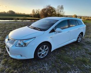 Toyota Toyota Avensis Combi Sol 2.2 D-4D Automatik Sol Gebrauchtwagen