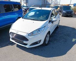 Ford Ford Fiesta Titanium 8-fach bereift Gebrauchtwagen