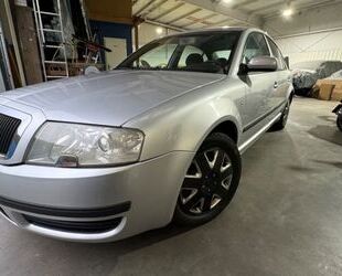 Skoda Skoda Superb 1,8TURBO Standheizung XENON SCHECKHEF Gebrauchtwagen