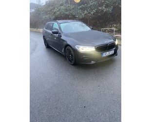 BMW BMW 530d Touring M Top gepflegt Gebrauchtwagen