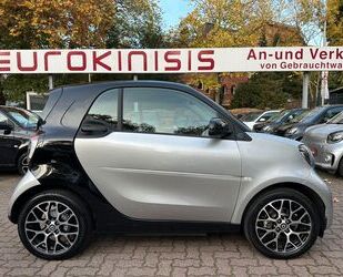 Smart Smart fortwo EQ 60kW*EXCL*PANO*LEDER*NAV*PTS*KAM*2 Gebrauchtwagen