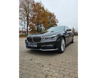 BMW BMW 730d xDrive HeadUp/Massage/AHK/ACC/360°/Laser Gebrauchtwagen