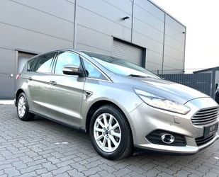 Ford Ford S-MAX TITANIUM AUTOM.2.0TDCI 180PS+7SITZ+NAV+ Gebrauchtwagen