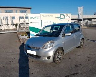 Daihatsu Daihatsu Sirion 1.3 91 PS Klima 4x4 1 Hand Gebrauchtwagen