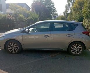 Toyota Toyota Auris Hybrid Edition-S 1,8-l-VVT-i Edition- Gebrauchtwagen