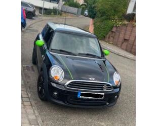 Mini MINI One 55kW Brick Lane Alien Green Brick Lane A. Gebrauchtwagen