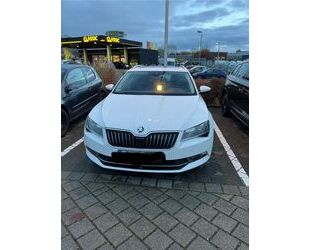 Skoda Skoda Superb 2.0 TDI SCR 140kW DSG 4x4 Style Combi Gebrauchtwagen