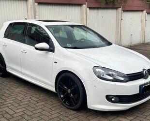 VW Volkswagen Golf 1.4 TSI R-Line *NAVI*XENON*PARKLEN Gebrauchtwagen