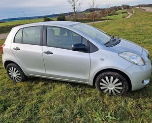 Toyota Toyota Yaris 1,3-l-VVT-i Cool Cool Gebrauchtwagen