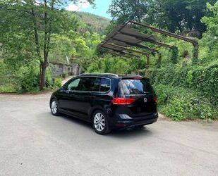 VW Volkswagen Touran 2.0 TDI DSG Highline LED Schein Gebrauchtwagen