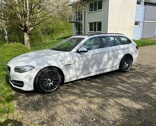 BMW BMW 520d Touring LCI, Kombi, AHK, digitales Cockpi Gebrauchtwagen