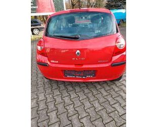 Renault Renault Clio Authentique 1.2 16V 48kW Authentique Gebrauchtwagen