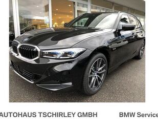 BMW BMW 330e xDrive Tour. Hybrid AHK schwenkb. Assist Gebrauchtwagen