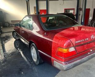 Mercedes-Benz Mercedes-Benz E 300 CE 24 Klima Schiebedach Leder Gebrauchtwagen