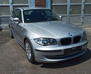 BMW BMW 118i Lim. / AUTOMATIK / AHK / Klima Gebrauchtwagen