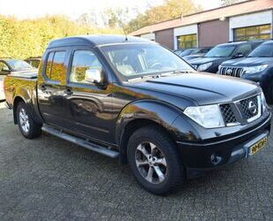 Nissan Nissan Navara 2.5 DCI DUBBEL CABIN A/T 5 SITZ 4WD Gebrauchtwagen