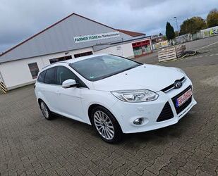 Ford Ford Focus Turnier Titanium *Navi*Sitzheizung* Gebrauchtwagen