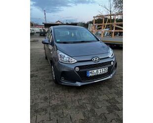 Hyundai Hyundai i10 1.0 YES! Mit Navi , CarPlay , Klima ! Gebrauchtwagen