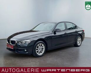 BMW BMW 318i Lim. Advantage//TEILLEDER//LED//NAVI//SH Gebrauchtwagen