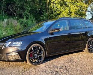 Skoda Skoda Octavia Kombi 2.0 TDI DSG 4x4 RS60 AHK Pano Gebrauchtwagen