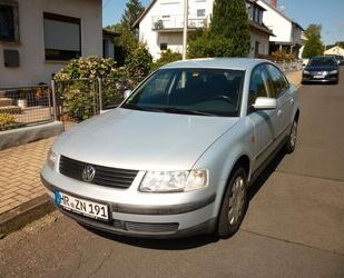 VW Volkswagen Passat 1.8 Auto Comfortline Comfortline Gebrauchtwagen