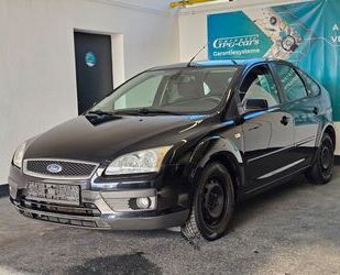 Ford Ford Focus Lim. 1,6 Ghia 5TÜRIG+KLIMA Gebrauchtwagen