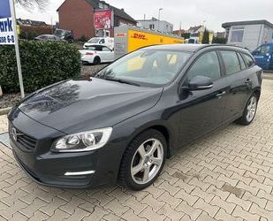 Volvo Volvo V60 Kombi Kinetic Leder Navigation Gebrauchtwagen