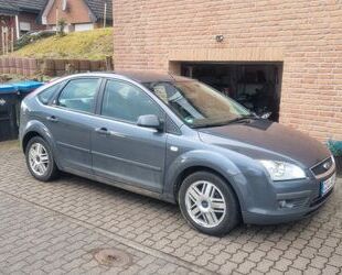 Ford Ford Focus 1,6 Ghia Autom. Ghia TÜV 02/26 Gebrauchtwagen