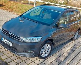 VW Volkswagen Touran 1.5 TSI DSG Massage Kamera AHK Gebrauchtwagen