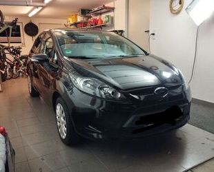 Ford Ford Fiesta Trend; 1,25l; 82PS; 8-f. bereift; TÜV Gebrauchtwagen