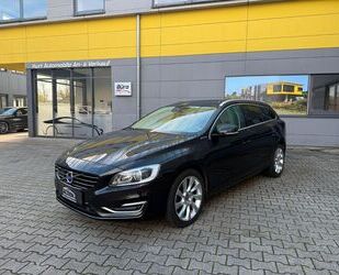 Volvo Volvo V60 Kombi Summum AWD AUTOMATIK/NAVI/XENON/* Gebrauchtwagen