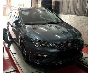 Seat Seat ST Cupra 300 4Drive LED Pano Garantie *380PS* Gebrauchtwagen