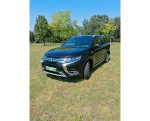 Mitsubishi Mitsubishi Outlander 2.4 MIVEC PLUG-IN HYBRID 4WD Gebrauchtwagen