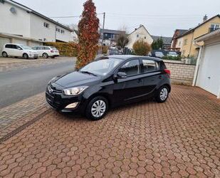 Hyundai Hyundai i20 1.2 FIFA World Cup EDITION Gold FIFA W Gebrauchtwagen