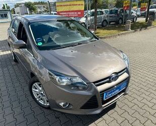 Ford Ford Focus ECO BOOST*Titanium*NAVI*TEMP*1.HD*PDC*S Gebrauchtwagen