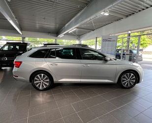 Skoda Skoda Superb 2.0 TDI Combi Premium Edition SUPER Gebrauchtwagen