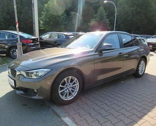 BMW BMW 320i Lim*xDrive*PDC*Xenon Gebrauchtwagen