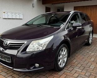 Toyota Toyota Avensis Kombi Executive*Tempo*AHK*SHZ*Klima Gebrauchtwagen