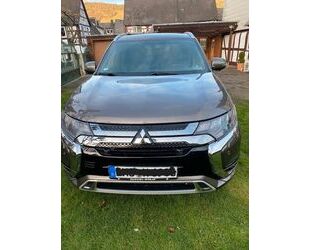 Mitsubishi Mitsubishi Outlander 2.0 MIVEC Plus ClearTec 4WD C Gebrauchtwagen