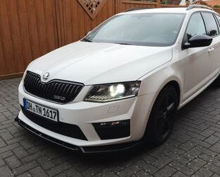 Skoda Skoda Octavia Combi TDI RS 220PS Canton Standheizu Gebrauchtwagen