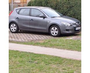 Hyundai Hyundai i30 blue 1.4 Classic Classic Gebrauchtwagen