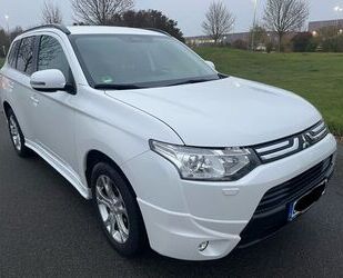 Mitsubishi Mitsubishi Outlander 2.2 DI-D Intense 4WD TC-SST I Gebrauchtwagen