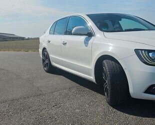 Skoda Skoda Superb 2.0 TDI 125 DSG 4x4 Exclusi... Gebrauchtwagen