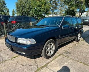 Volvo Volvo V70 AWD *AUTOMATIK*ERSTBESITZ*SCHECKHEFT*KLI Gebrauchtwagen