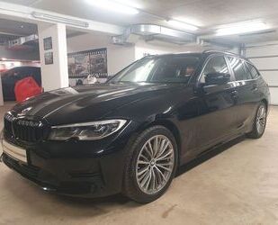 BMW BMW 320i Touring*Laser*AHK*Standhz.*Head-Up*Kamera Gebrauchtwagen