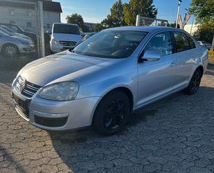 VW Volkswagen Jetta V Comfortline*Klima*AHK*Temp.*SHZ Gebrauchtwagen