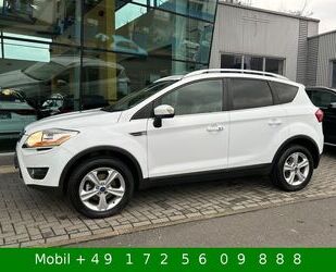 Ford Ford Kuga Titanium AHK 4x4 Navi 8-Fachbereift Gebrauchtwagen