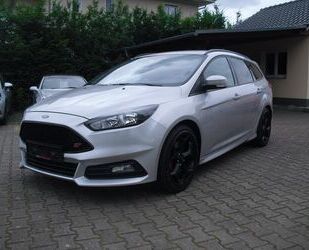 Ford Ford Focus 2,0 EB ST*Navi*Kamera*PDC hi.*47704 Km Gebrauchtwagen