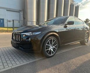 Maserati Maserati Levante S/Pano/Leder/Xenon/Navi/Neuer Mot Gebrauchtwagen